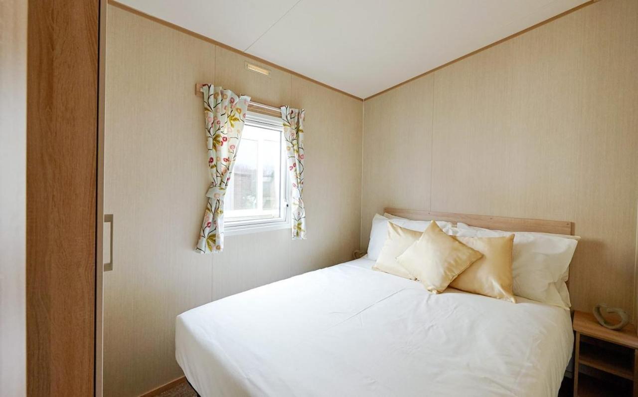 Whitecliff Bay Holiday Park 벰브리지 외부 사진